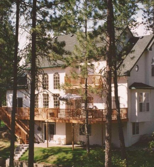 River Cove Elegant Waterfront Bed & Breakfast Post Falls Exterior photo