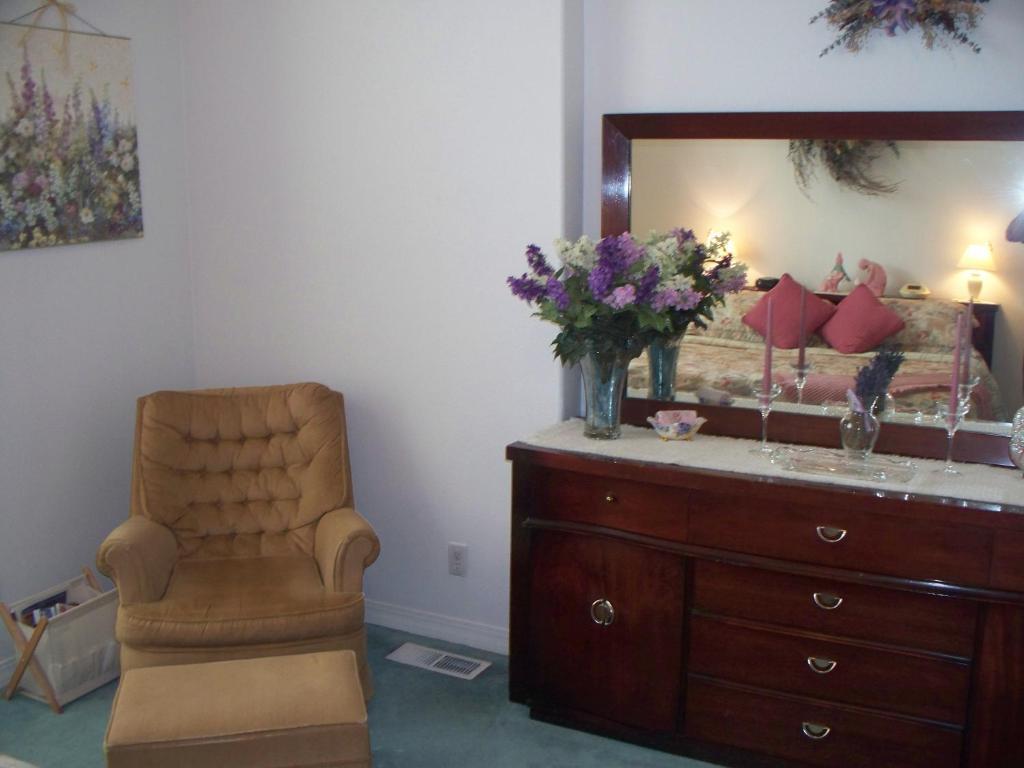 River Cove Elegant Waterfront Bed & Breakfast Post Falls Room photo